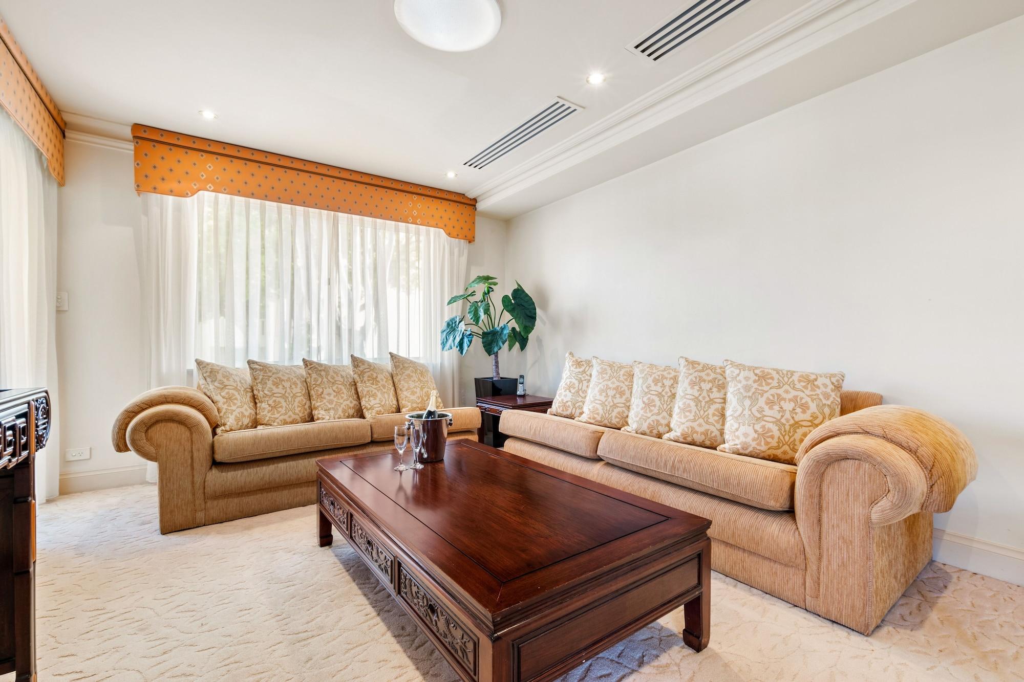 The Peninsula Riverside Serviced Apartments Перт Экстерьер фото