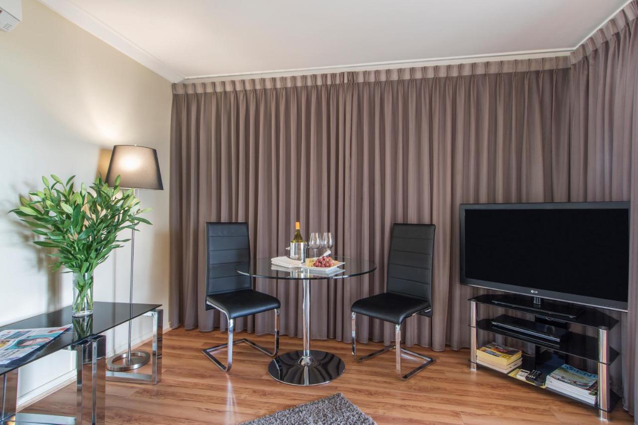 The Peninsula Riverside Serviced Apartments Перт Экстерьер фото